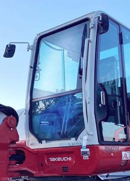 Parabrisas de policarbonato para excavadora Takeuchi (TB250-2 - TB370) solamente