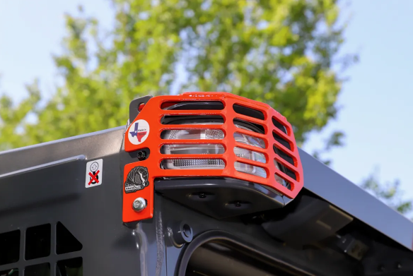 Protector de luces delanteras Kubota SVL 75-3