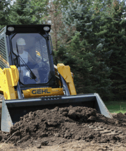 Alternative view of Gehl RT210 & RT250 Series Poly Windshield